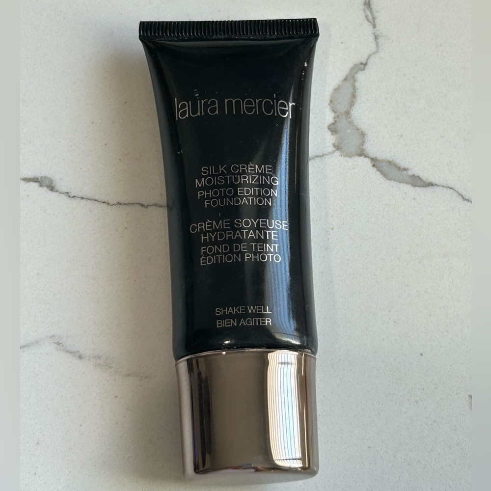 Laura Mercier Black Silk Crème Moisturizing
Foundation - Rose Ivory